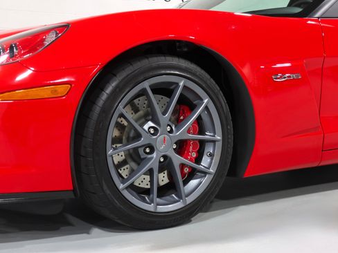 Used 2012 Chevrolet Corvette Z06 w/ 2LZ Preferred Equipment Group RWD image 35
