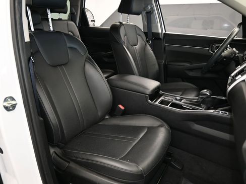 Used 2023 Kia Sorento S image 45