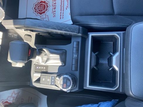 Used 2024 Toyota Tacoma 4x4 Double Cab image 23