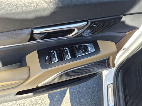 Used 2022 Kia Telluride SX w/ Towing Package image 24