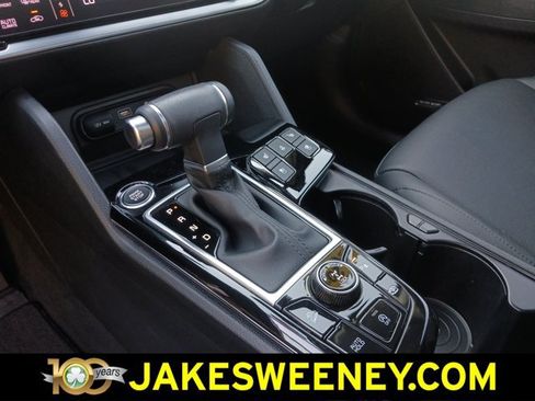 Used 2025 Kia Sportage SX AWD/4WD image 25
