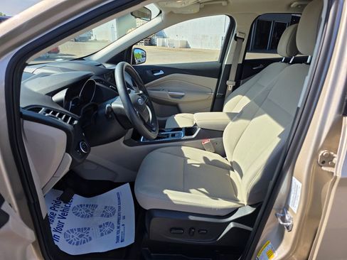 Used 2018 Ford Escape SE w/ SE Sync 3 Package AWD/4WD image 14