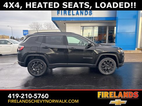 Used 2023 Jeep Compass Latitude image 28