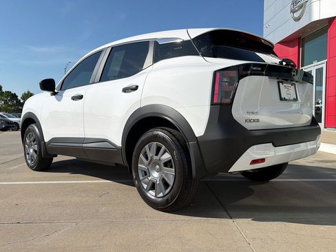 Used 2025 Nissan Kicks S FWD image 9