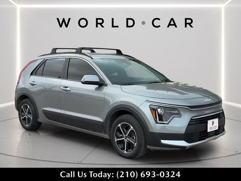Certified 2025 Kia Niro EX FWD image 8
