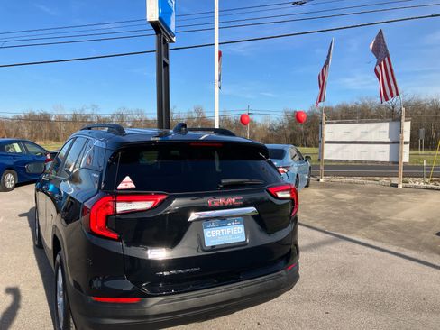 Certified 2023 GMC Terrain SLE w/ Driver Convenience Package image 6