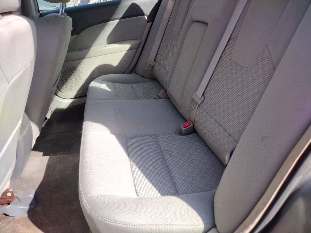 Used 2011 Ford Fusion SE w/ 201A Rapid Spec Order Code FWD image 10