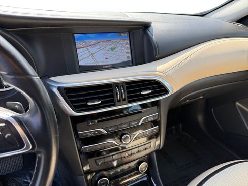 Used 2019 INFINITI QX30 AWD w/ Navigation Package image 12