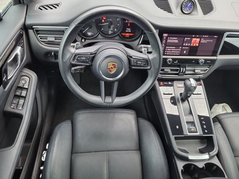 Used 2022 Porsche Macan AWD/4WD image 7