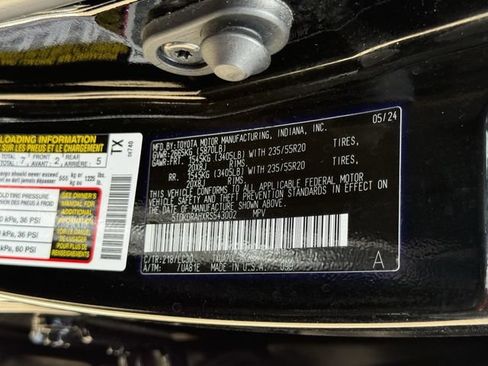 Used 2024 Toyota Highlander XSE FWD image 40