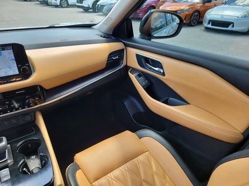 Certified 2023 Nissan Rogue Platinum w/ Platinum Premium Package image 18