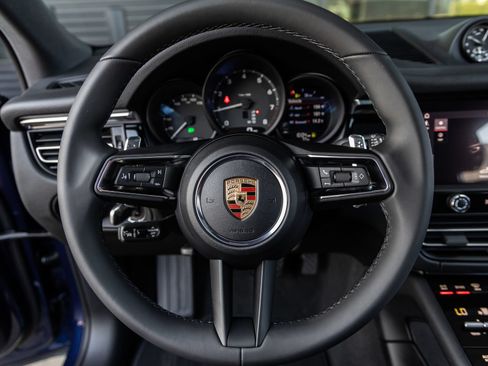 Certified 2026 Porsche Macan AWD/4WD image 29