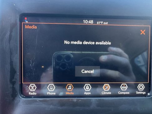 Used 2019 Jeep Cherokee Latitude w/ Popular Appearance Group image 12