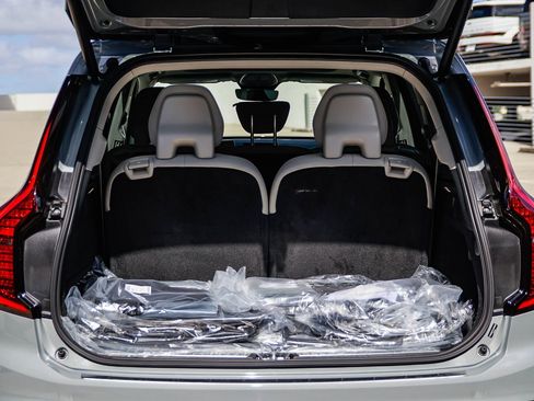 New 2026 Volvo XC90 T8 Ultra w/ Protection Package Premier AWD/4WD image 29