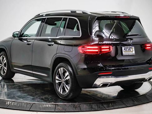 Used 2025 Mercedes-Benz GLB 250 4MATIC image 2