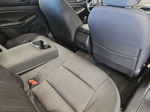 Used 2024 Nissan Altima 2.5 SV image 11