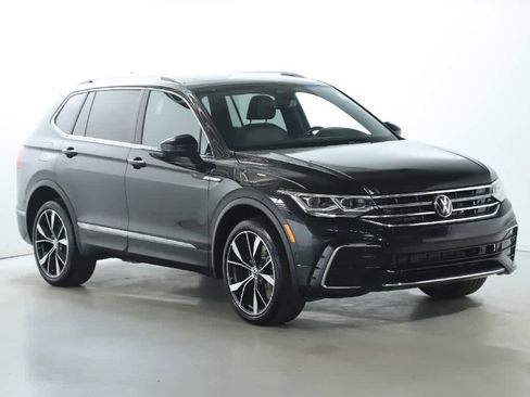 Certified 2022 Volkswagen Tiguan SEL R-Line image 7