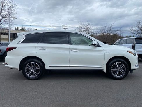 Used 2019 INFINITI QX60 Luxe w/ Essential Package image 6
