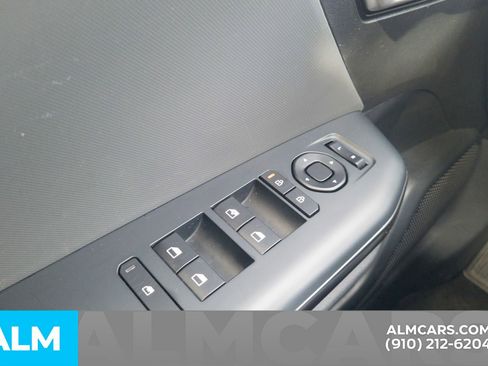 Used 2025 Kia K4 LXS image 31