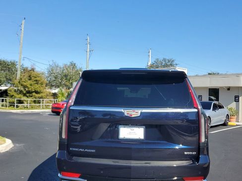 Certified 2022 Cadillac Escalade ESV Premium Luxury Platinum w/ Heavy-Duty Trailer Package image 13