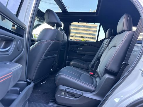 New 2025 Honda Pilot TrailSport image 17