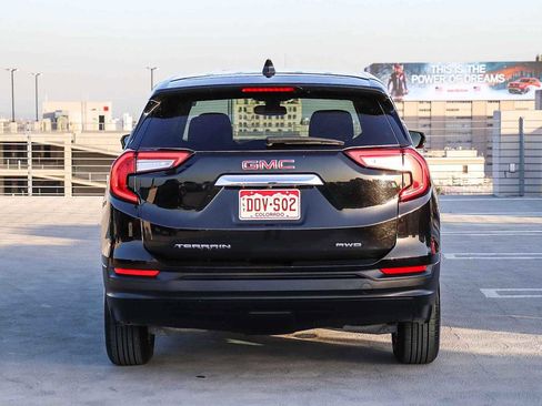 Used 2024 GMC Terrain SLE image 5