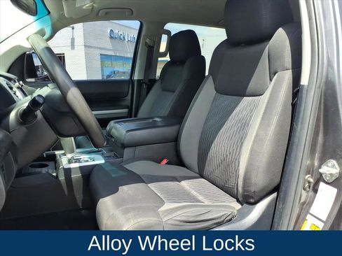 Used 2015 Toyota Tundra SR5 w/ SR5 Upgrade Package image 19