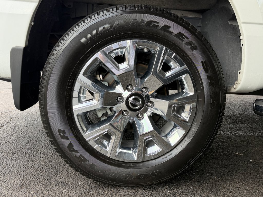 Used 2021 Nissan Titan SL w/ Moonroof Package AWD/4WD image 47