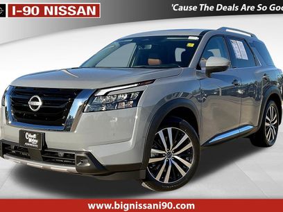 Used 2025 Nissan Pathfinder Platinum