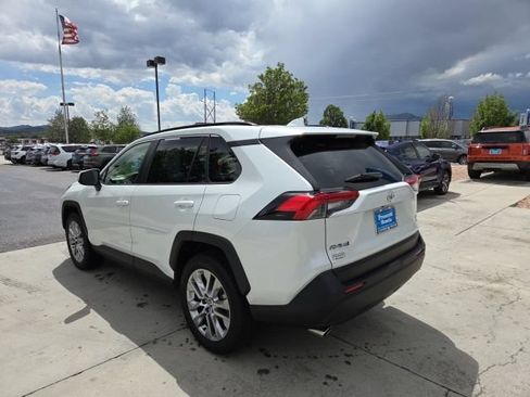 Used 2023 Toyota RAV4 XLE Premium AWD/4WD image 7