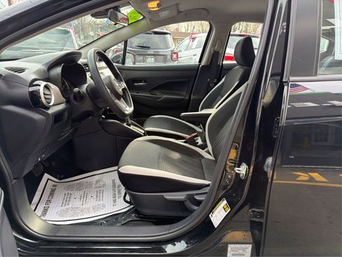 Used 2020 Nissan Versa SV image 9