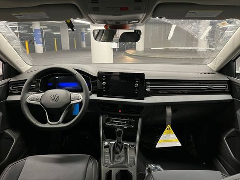 New 2026 Volkswagen Jetta SE image 6