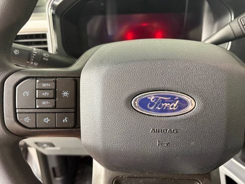 Certified 2025 Ford F250 XLT w/ Black Appearance Package AWD/4WD image 23