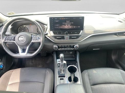 Used 2024 Nissan Altima 2.5 SV w/ SV Premium Package FWD image 15