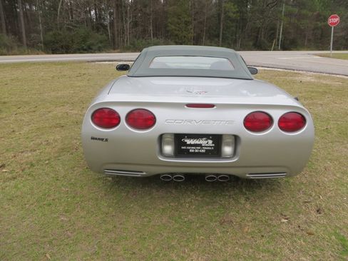Used 2003 Chevrolet Corvette Convertible w/ Preferred Equipment Group1 image 7