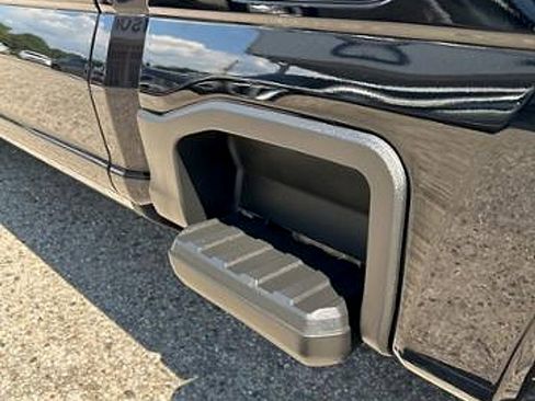 Used 2025 Ford F250 Platinum image 11