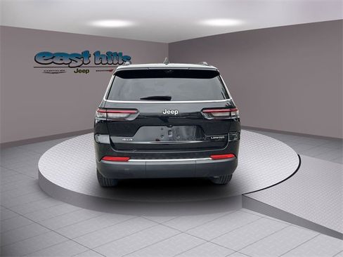 Certified 2023 Jeep Grand Cherokee L Limited w/ Luxury Tech Group II image 4