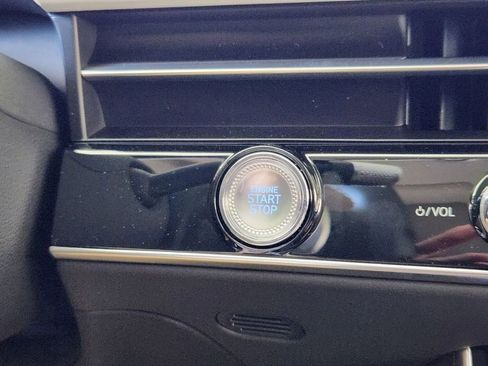 New 2026 Genesis GV70 2.5T Select image 14