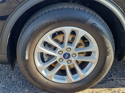 Used 2022 Ford Escape SE w/ Cold Weather Package image 18