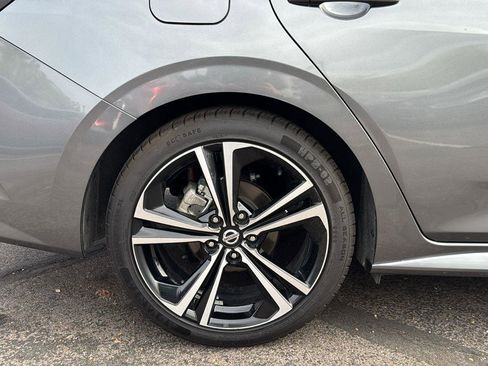 Used 2023 Nissan Sentra SR w/ SR Premium Package image 6