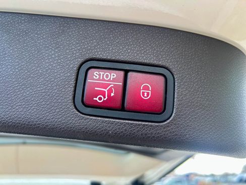 Used 2018 Mercedes-Benz GLS 450 4MATIC image 18