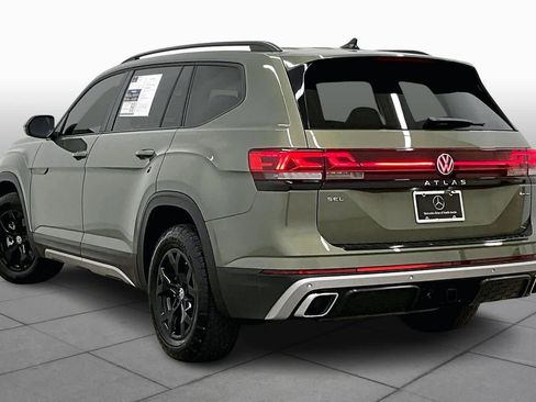 Used 2024 Volkswagen Atlas Peak Edition SEL image 12