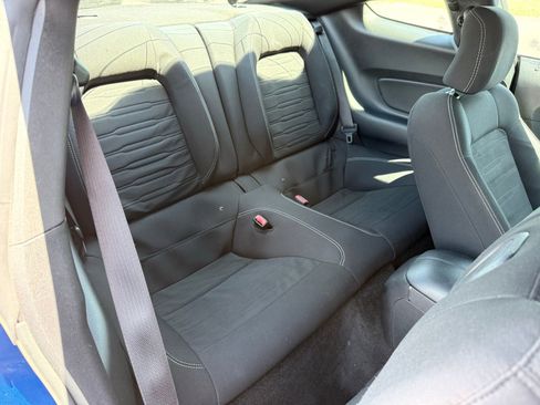 Used 2017 Ford Mustang Coupe RWD image 24