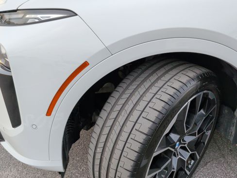 Certified 2025 BMW X7 xDrive40i w/ M Sport Package image 13