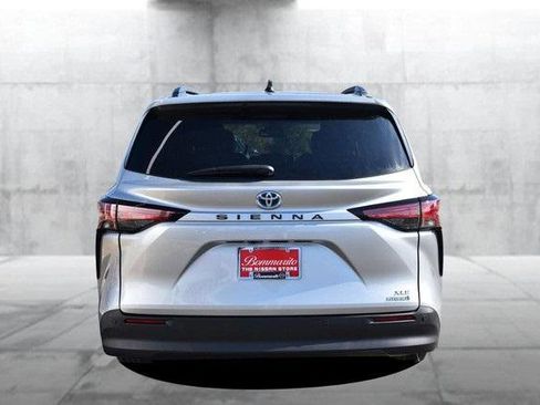 Used 2021 Toyota Sienna XLE w/ XLE Plus Package image 6