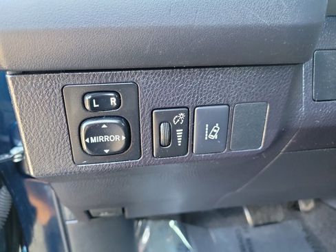 Used 2017 Toyota RAV4 LE image 24