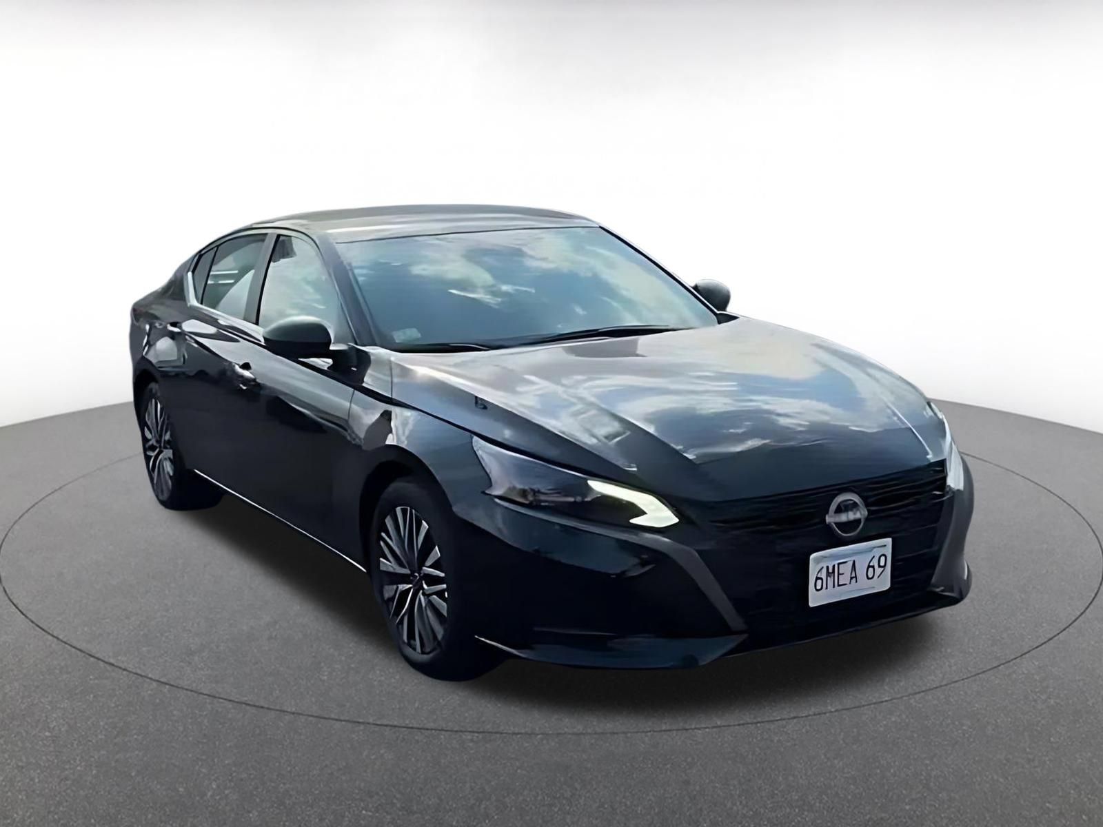 Used 2026 Nissan Altima 2.5 SV FWD image 2