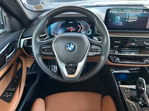 Used 2023 BMW 530e xDrive w/ Convenience Package image 13