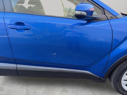 Used 2019 Toyota C-HR LE FWD image 17