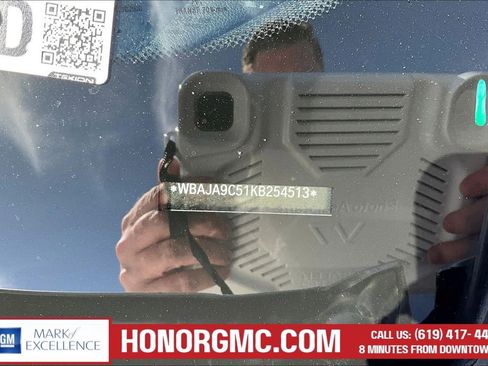 Used 2019 BMW 530e w/ Convenience Package image 16